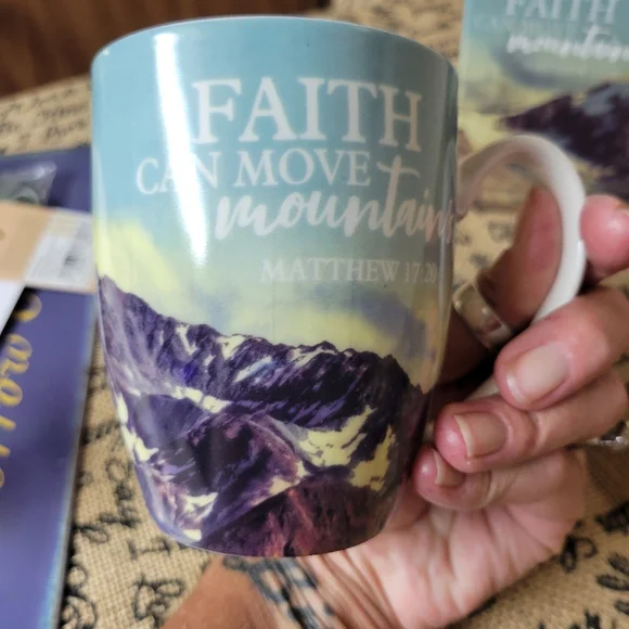 Faithfully yours Faith can move mountains cup with box - Picture 4 of 8